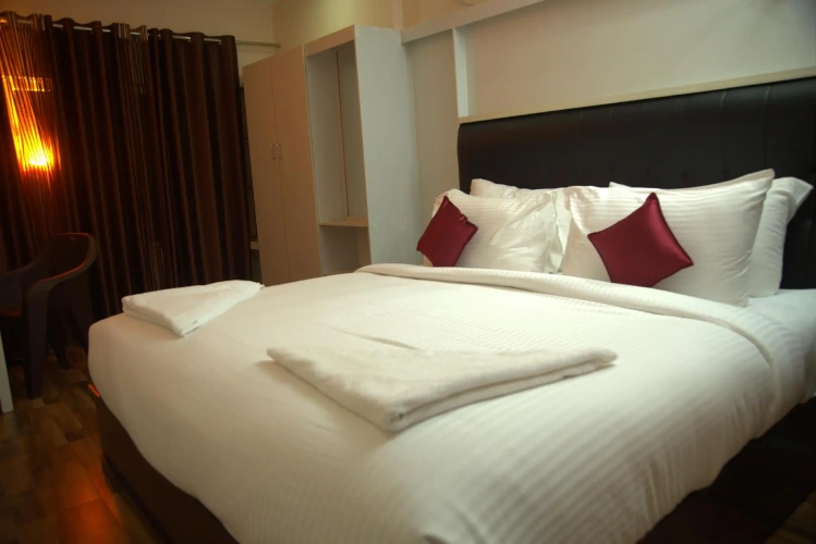 Standard Double room with city view