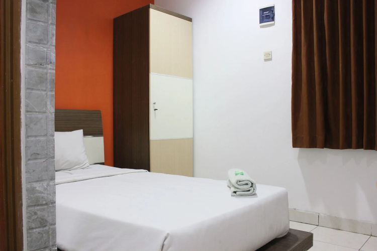 OYO 1251 Residence 8