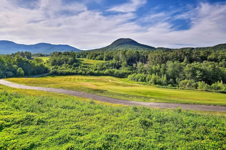Ski-in Resort Family Condo w/ Deck at Jay Peak!