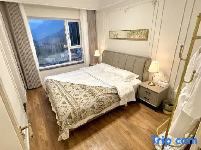 Yunyang Light Luxury Homestay