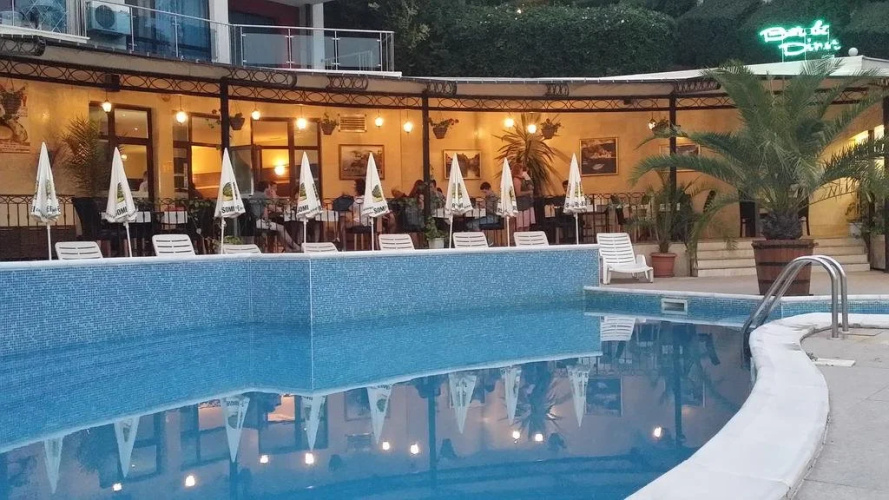 Royal Cove