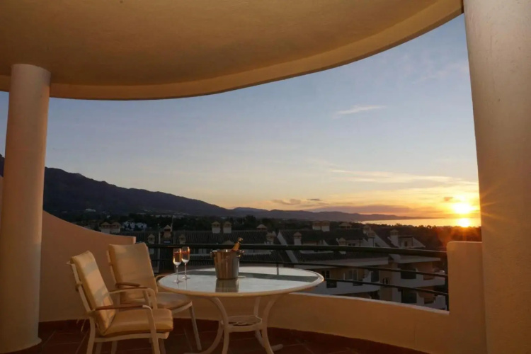 SAA2- comfortable apartment Puerto banus