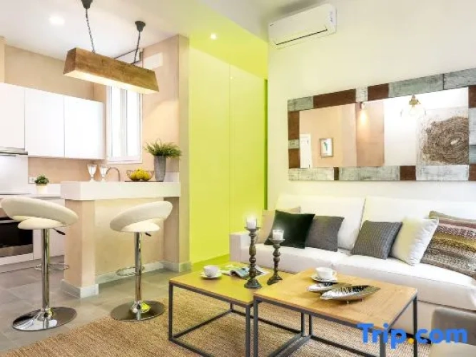 2 Bedrooms Apartment