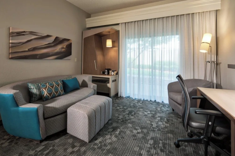1 Bedroom Suite