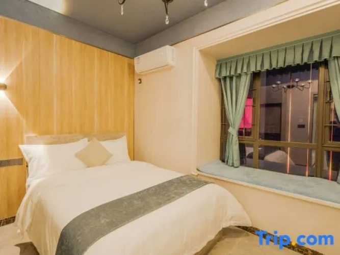 1 Bedroom Business Double Suite
