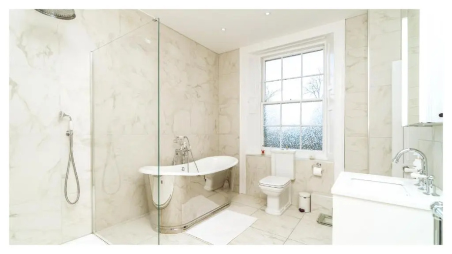 A Luxurious Masterpiece Steps from Stirling