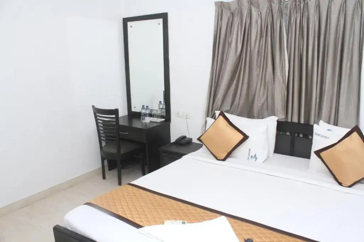 FabHotel Skyry
