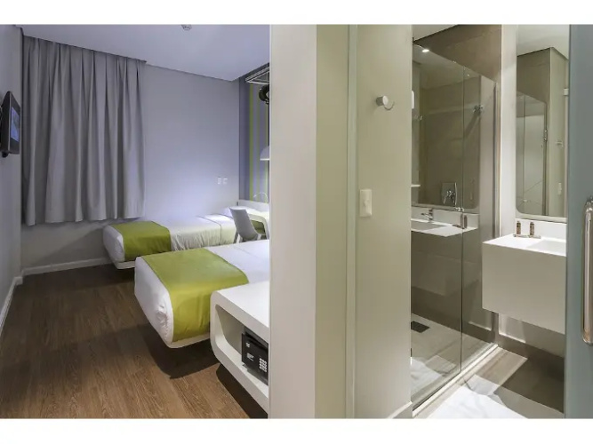 Dmax Hotel