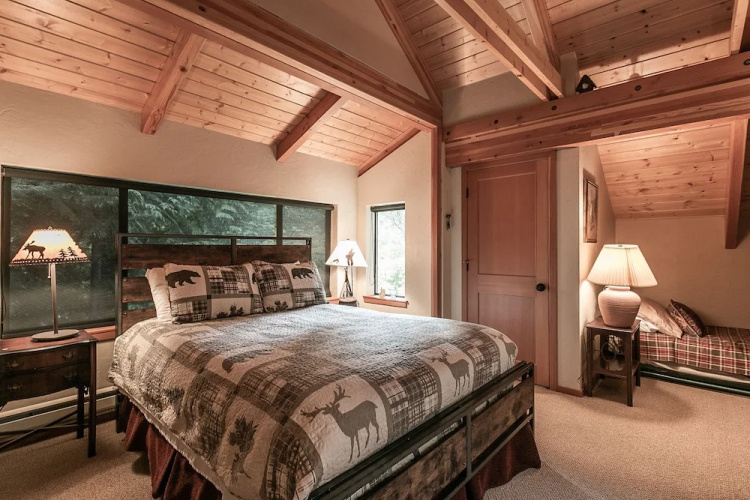 Papa Bear's River Cabin