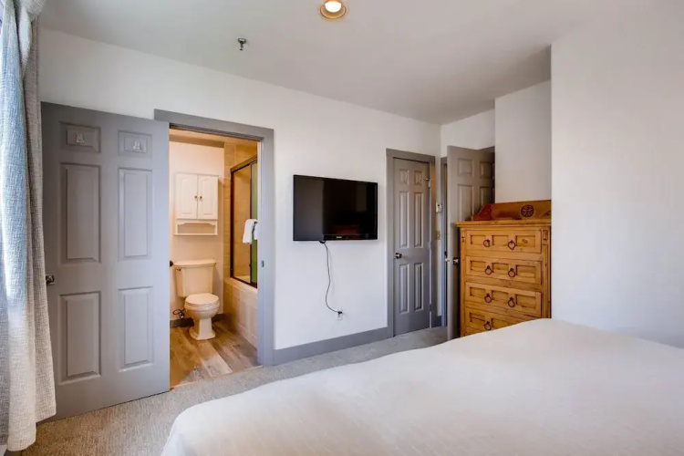 Mountain Plaza - 3 Br Condo
