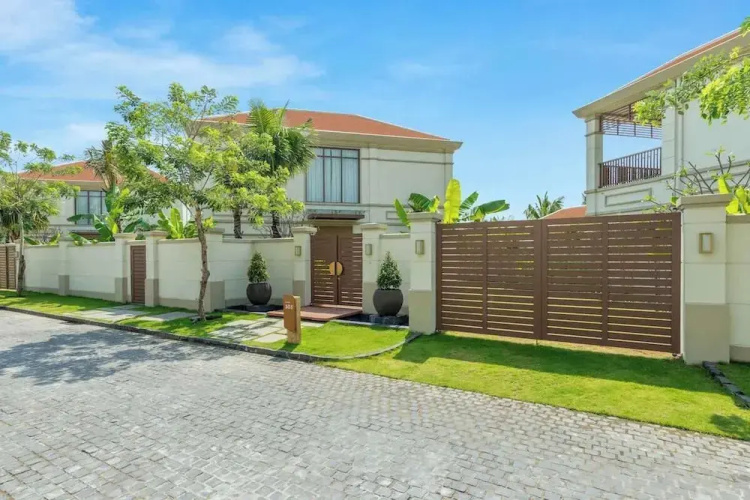 Luxe 5 Star Villa Private Pool Resort Access