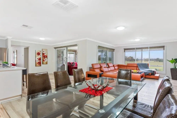 Serviced Houses - Bulla Hill