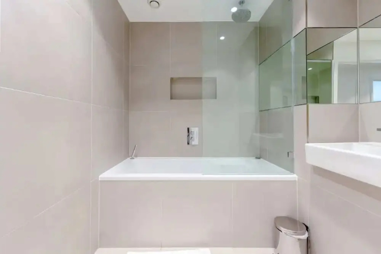 Modern 2BD Flat With a Balcony - Wandsworth