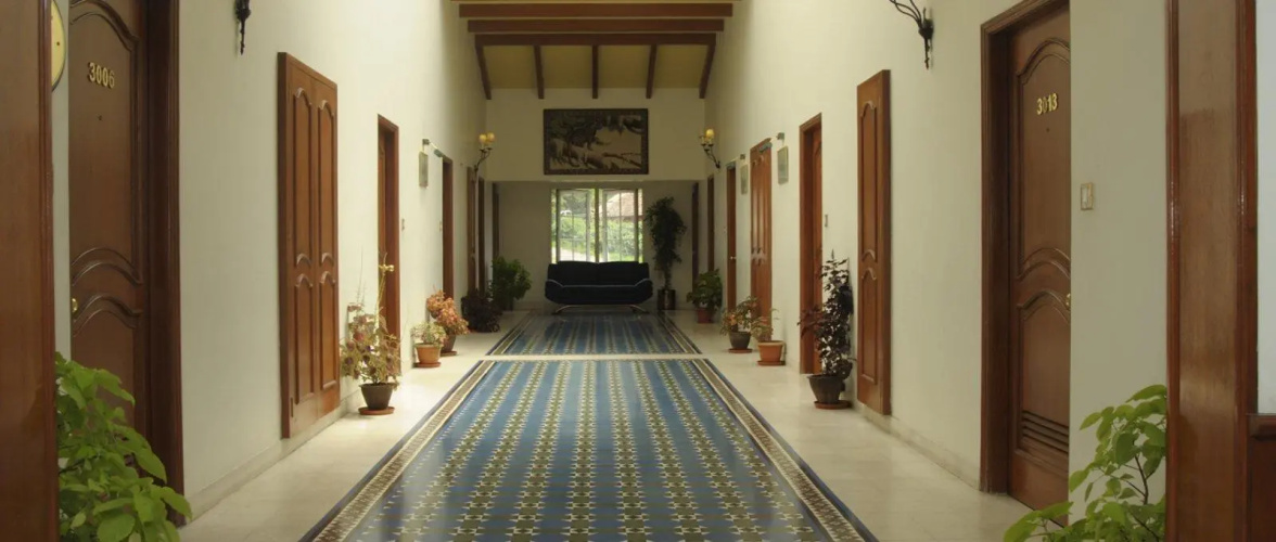 Nahar Manchester Inn