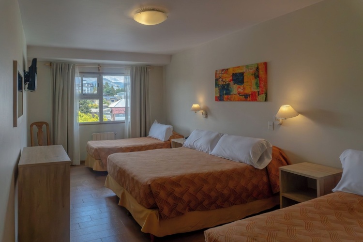 Standard Quadruple room with city view