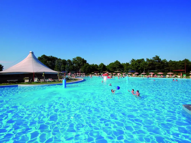 Bungalow by Beach With Water Park Fun