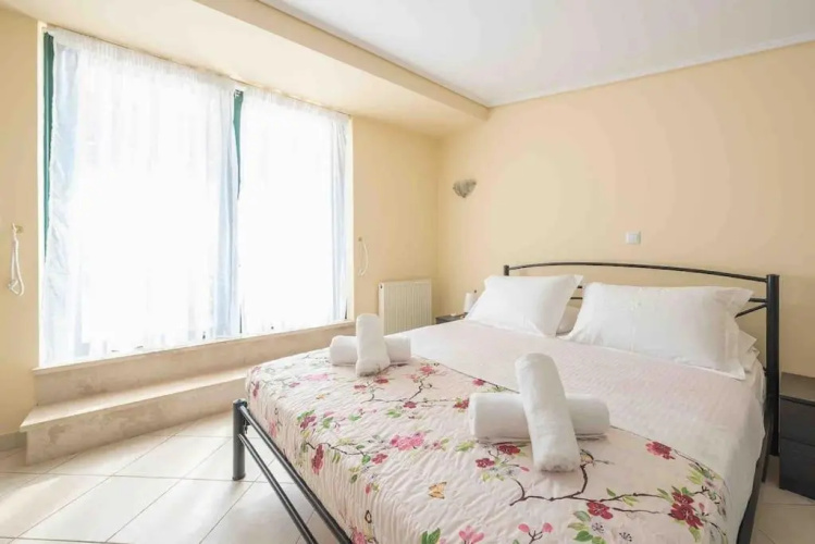 Saronis seaview 2bdr residence 500m from the beach