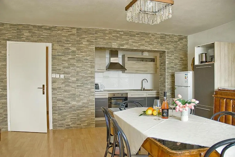 3 Bedrooms Apartment with sea view