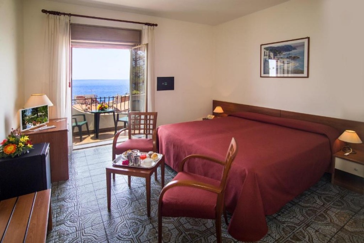Standard Double room with sea view