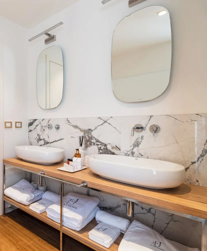 Standard Double room with city view