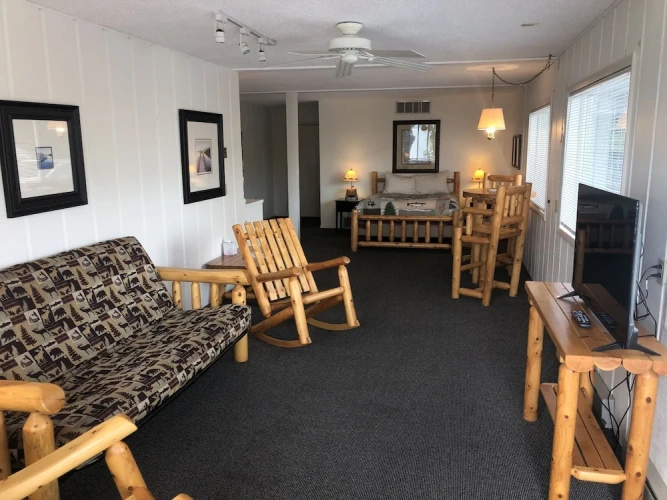 Standard room with balcony and with lake view