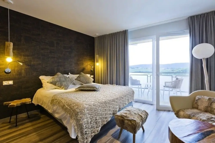 Family Suite with lake view