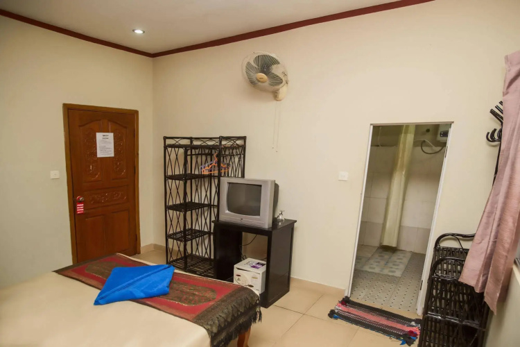 Beach Road Hotel