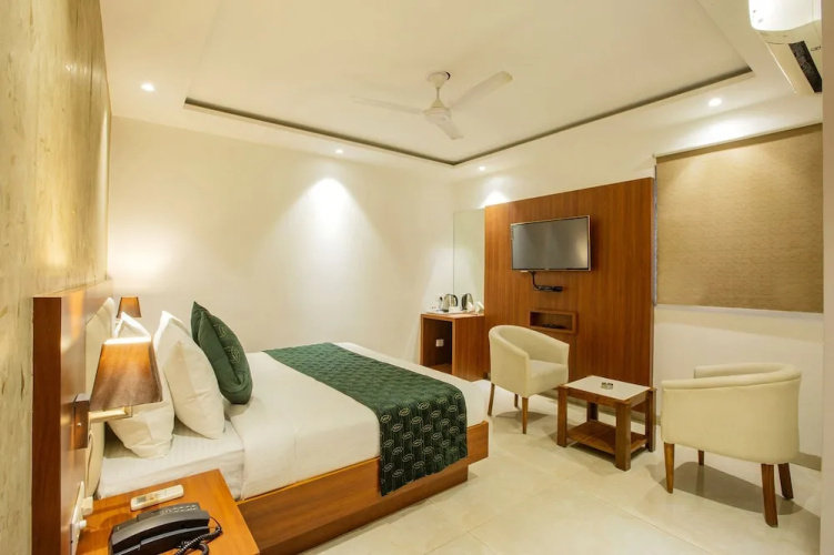 Fabhotel Skye Suites