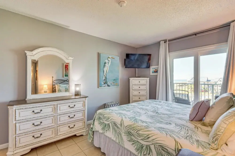 Gulf Highlands Getaway w/ 6 Pools & Beach Access