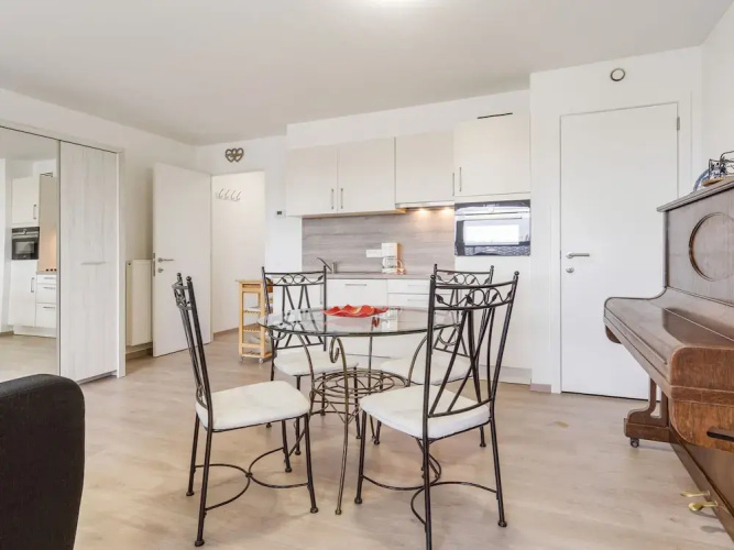 Spacious Studio With Storage Room