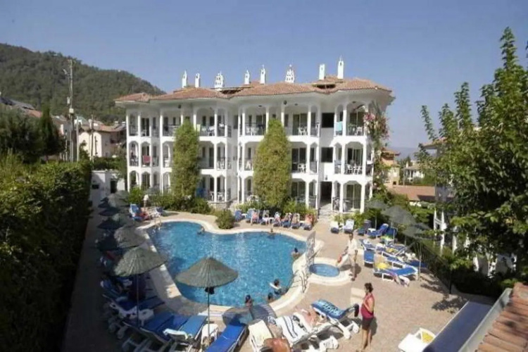 Kurt Apartments