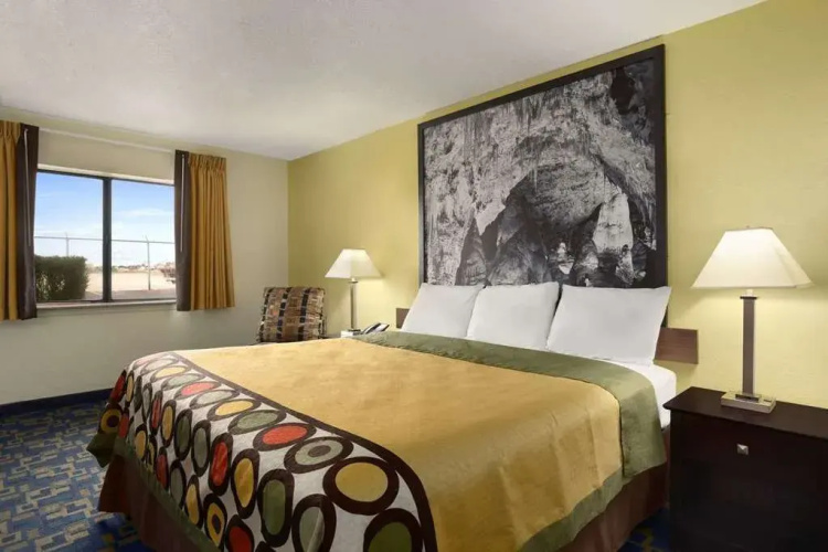 Super 8 Carlsbad