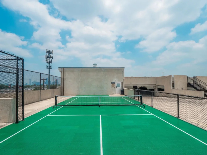 Fun Soco 1BR King Suite w Gympickleballlaundry