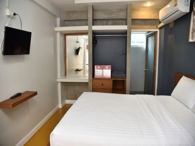 Chula Room & Service