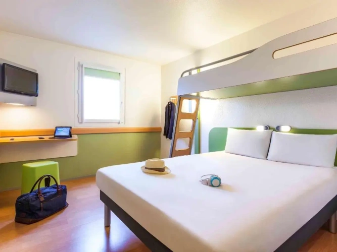 Triple room