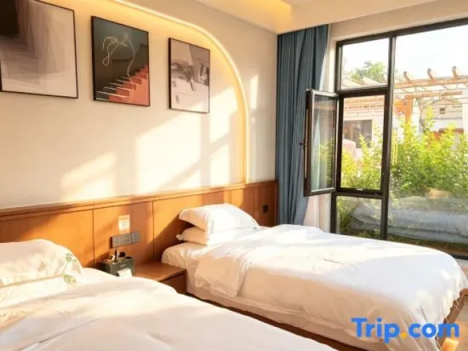 Deluxe Suite
