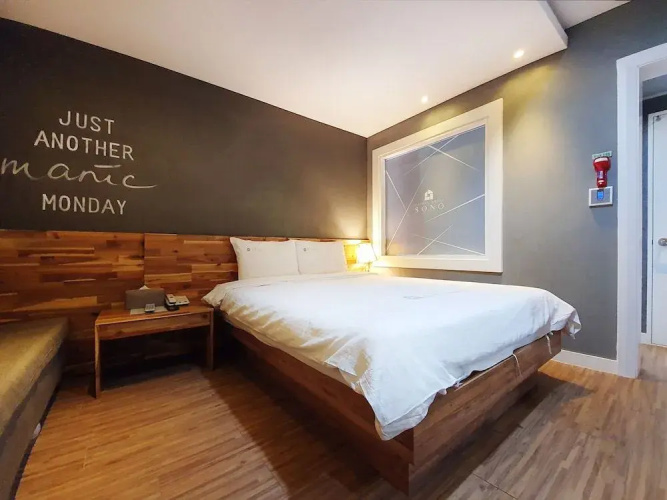 Casual House SONO Guest House - Hostel