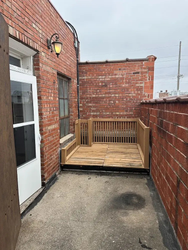 Roosters Crow 1 Bedroom
