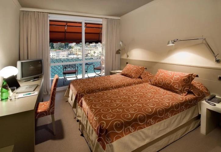 Superior Double room with balcony and with lake view