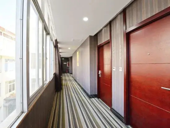 Domi Hotel