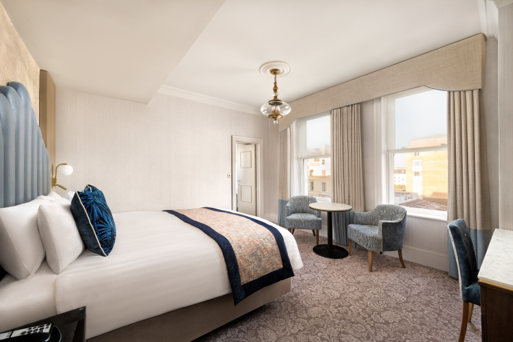 Clifton Hotel