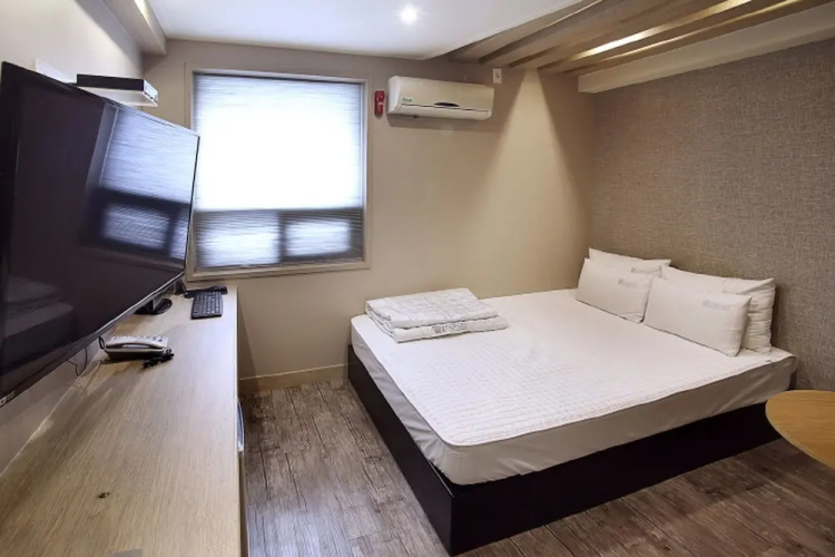 Seven Motel Songjeong