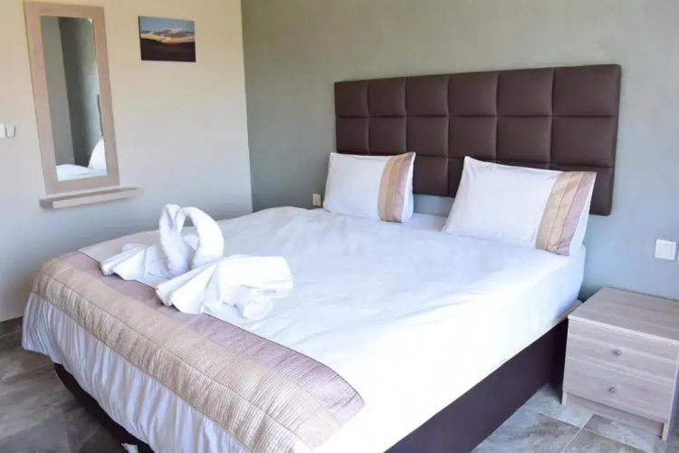 Baron Palace hotel suites