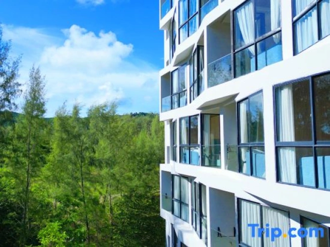 Laya Suites & Residences