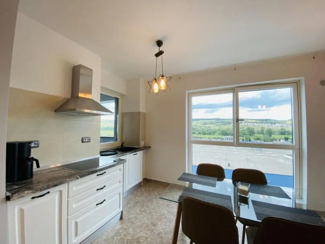 Deluxe Apartment with Balcony & Parking