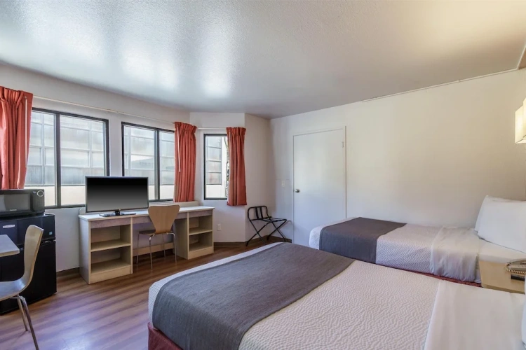 Deluxe Quadruple Suite