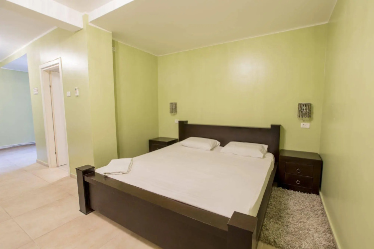 Laguardia Hotel