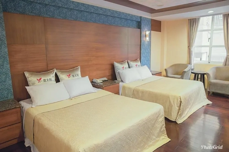 Business Quadruple room