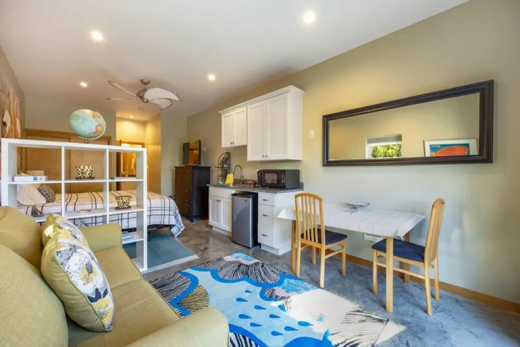 White Cap 1 Bedroom Home by Redawning