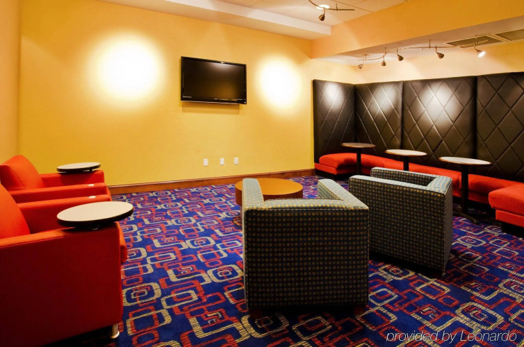 Holiday Inn Express & Suites Nearest Universal Orlando photo 23